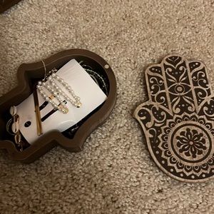 jewelry holder w jewelry